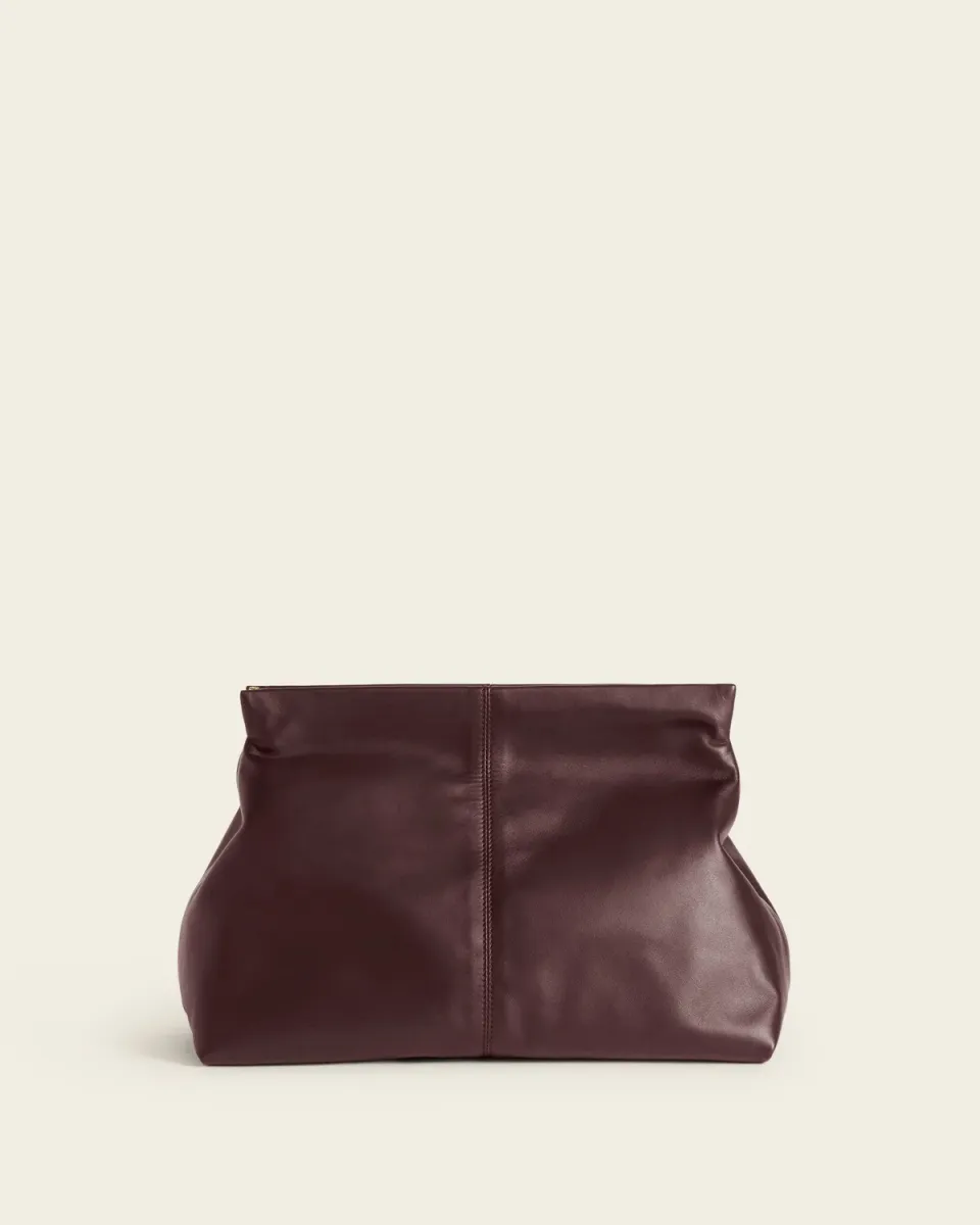 Flattered Clay clutch bordeaux leer oversized