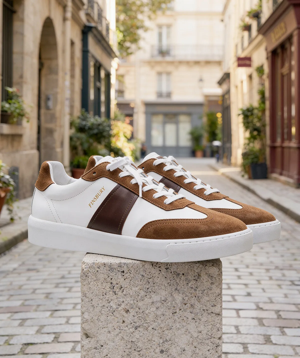 Finsbury Leo sneakers wit bruin leer