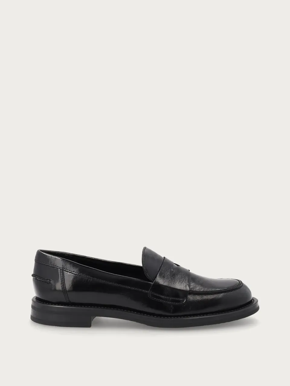 Frau Verona classic loafers zwart gepolijst leer