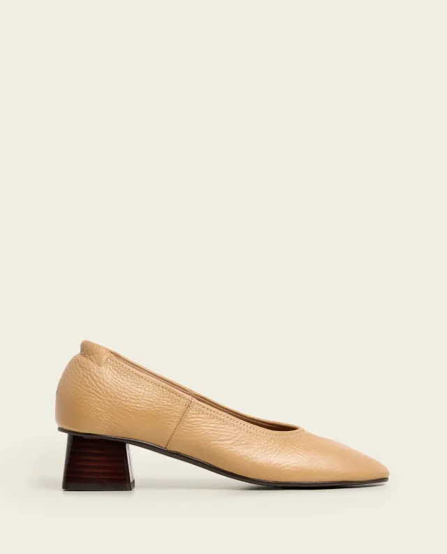 Flattered Zac pumps biscotti nerfleer