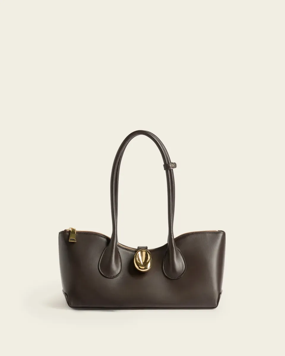 Flattered Gaia schoudertas chocolade glad leer