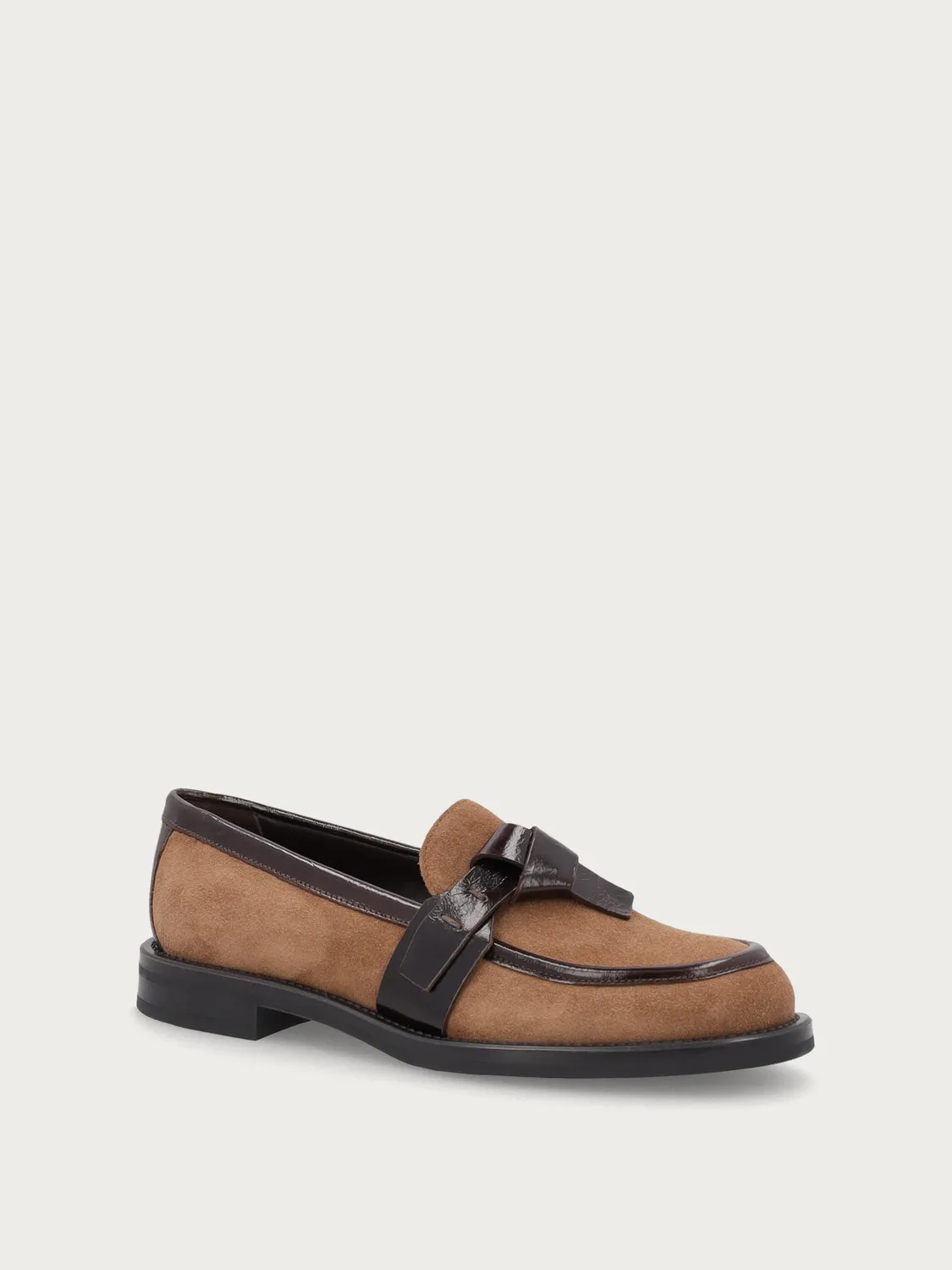 Frau Verona beige suède loafers strik dames