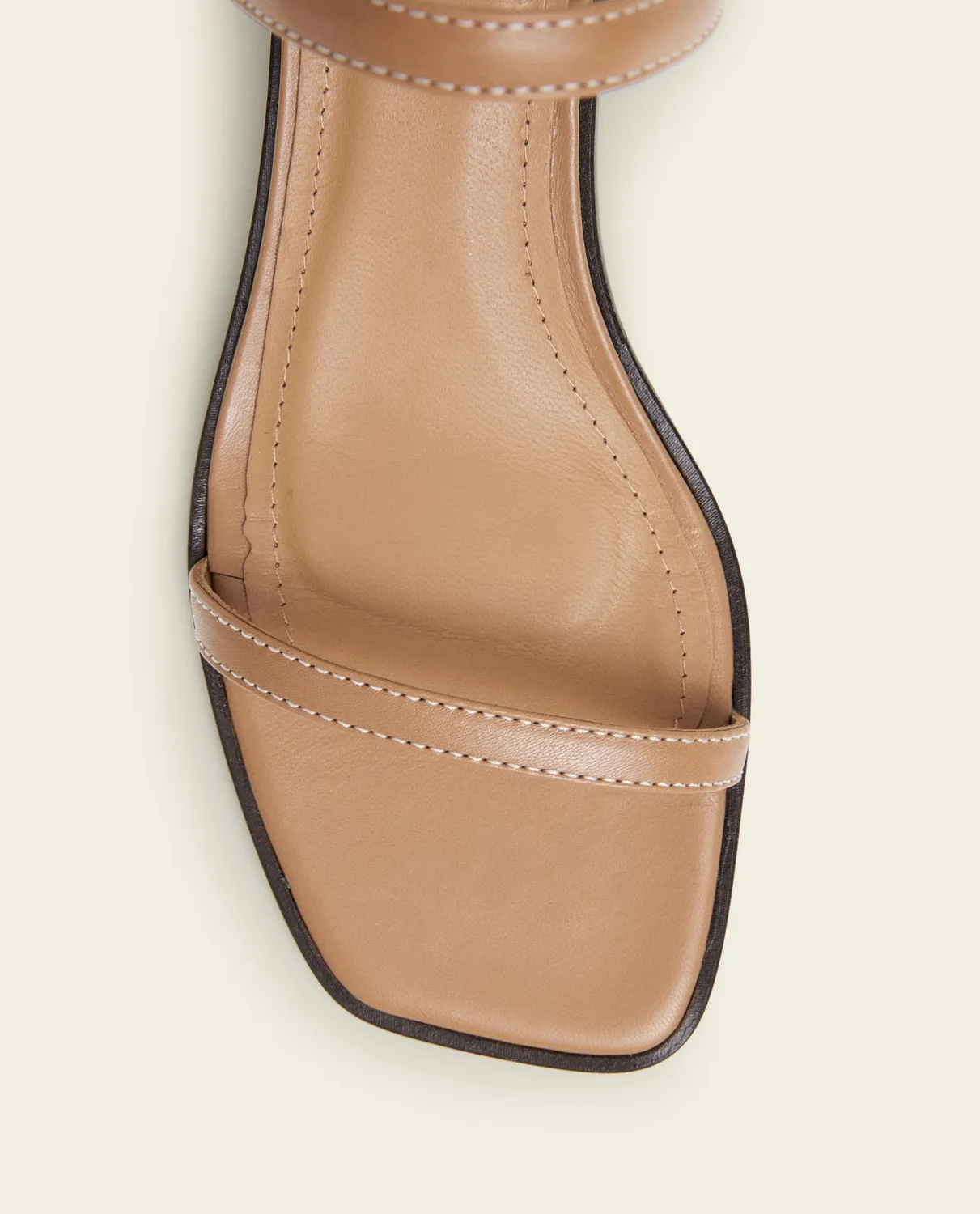 Flattered Juno sandaal cognac leer met hak