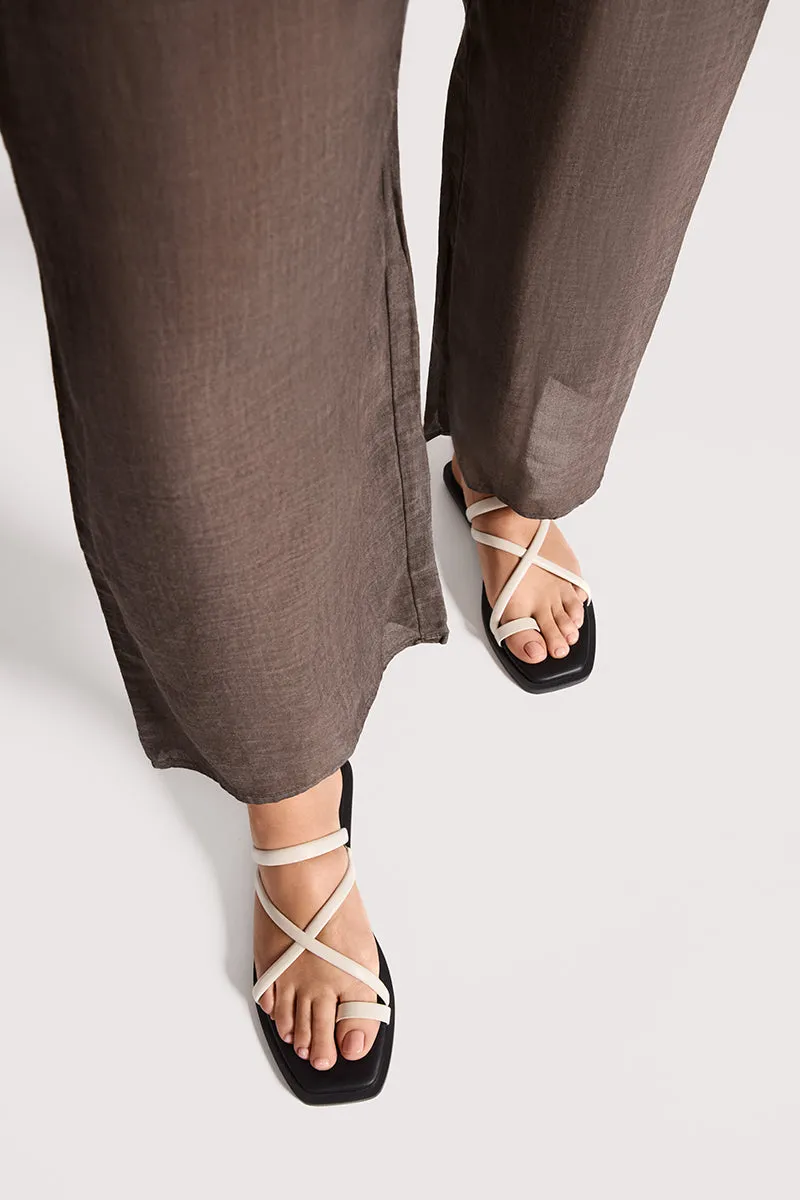 Bryan Stepwise Marza sandalen ivoor leer plat
