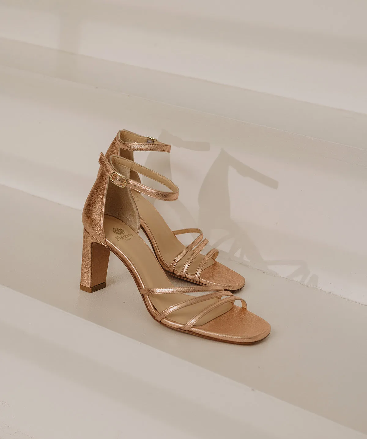 Finsbury Cécile sandaal rosé hak 6,5 cm leer