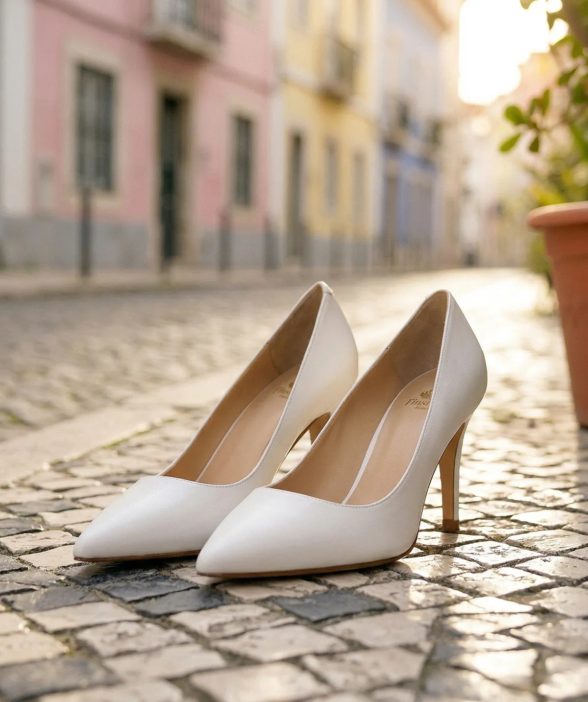 Finsbury Manon pumps wit suede 8 cm hak