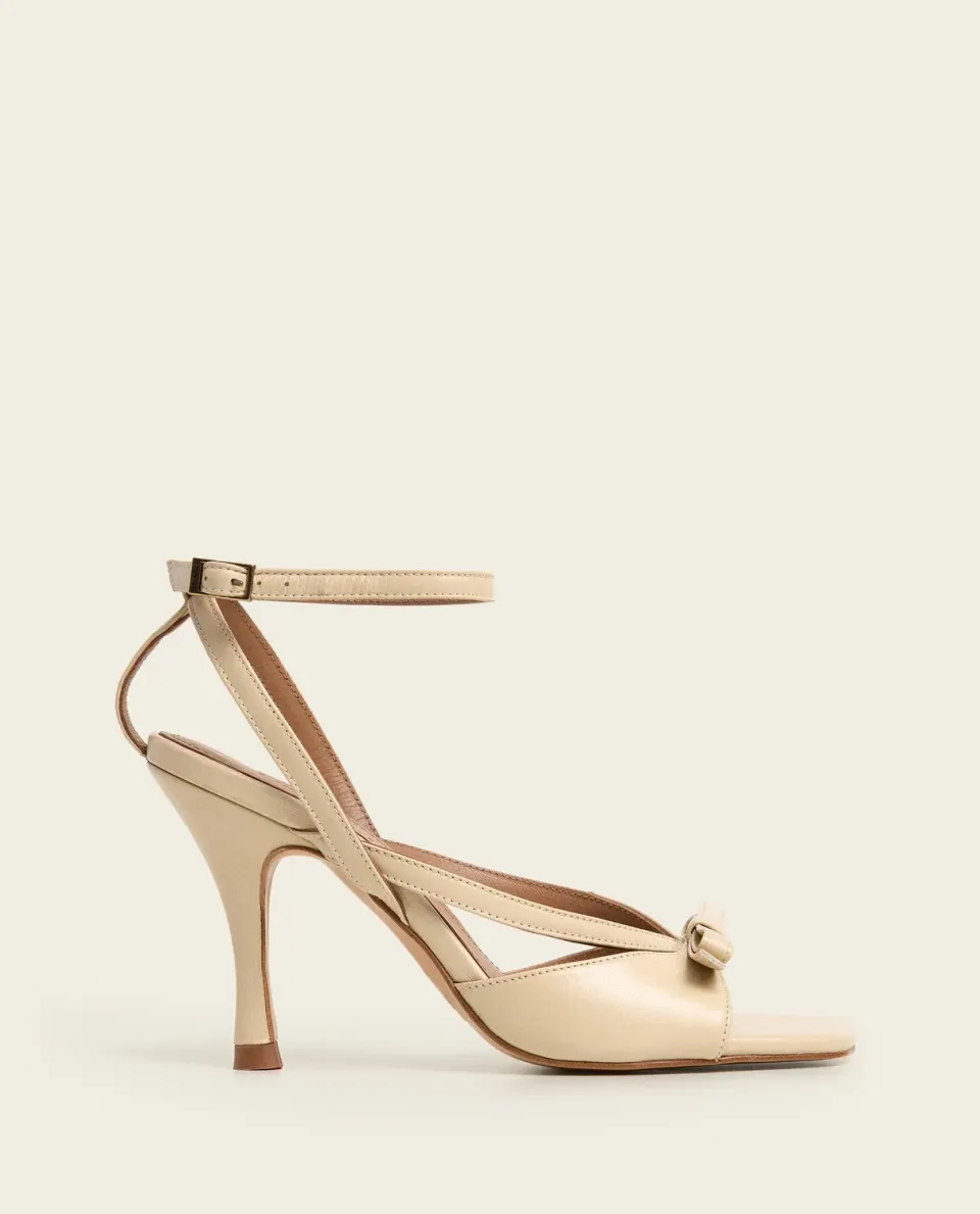 Flattered Margo sandalen crème leer 80 mm hak