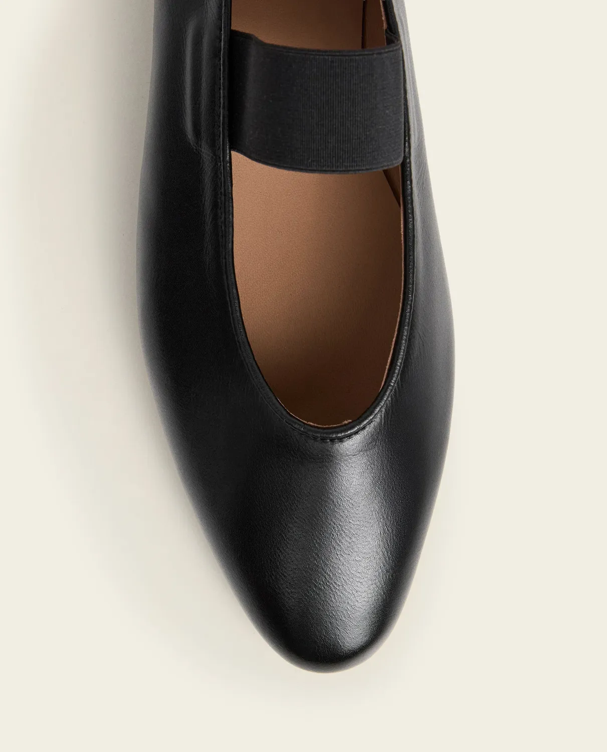 Flattered Bree ballerina zwart leer amandelneus