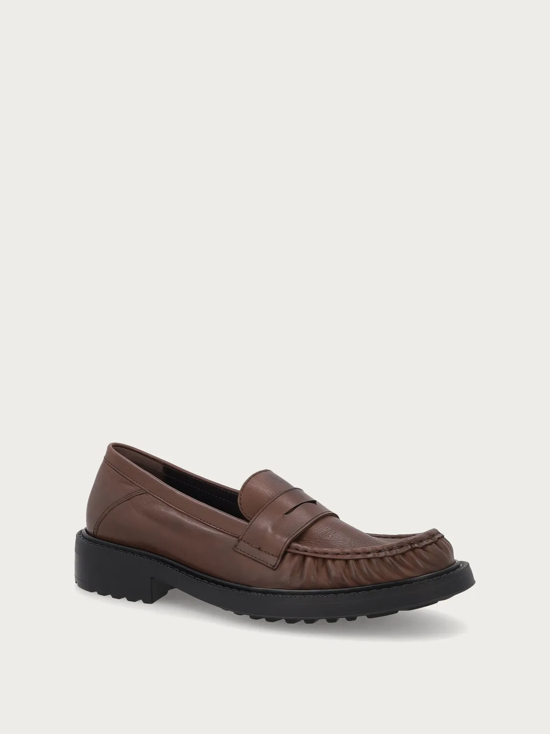 Frau Signature bruine leren loafers gerimpeld kalfsleer