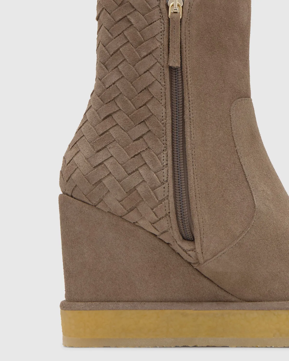 Castaner Brelia 186 enkellaars taupe suède sleehak