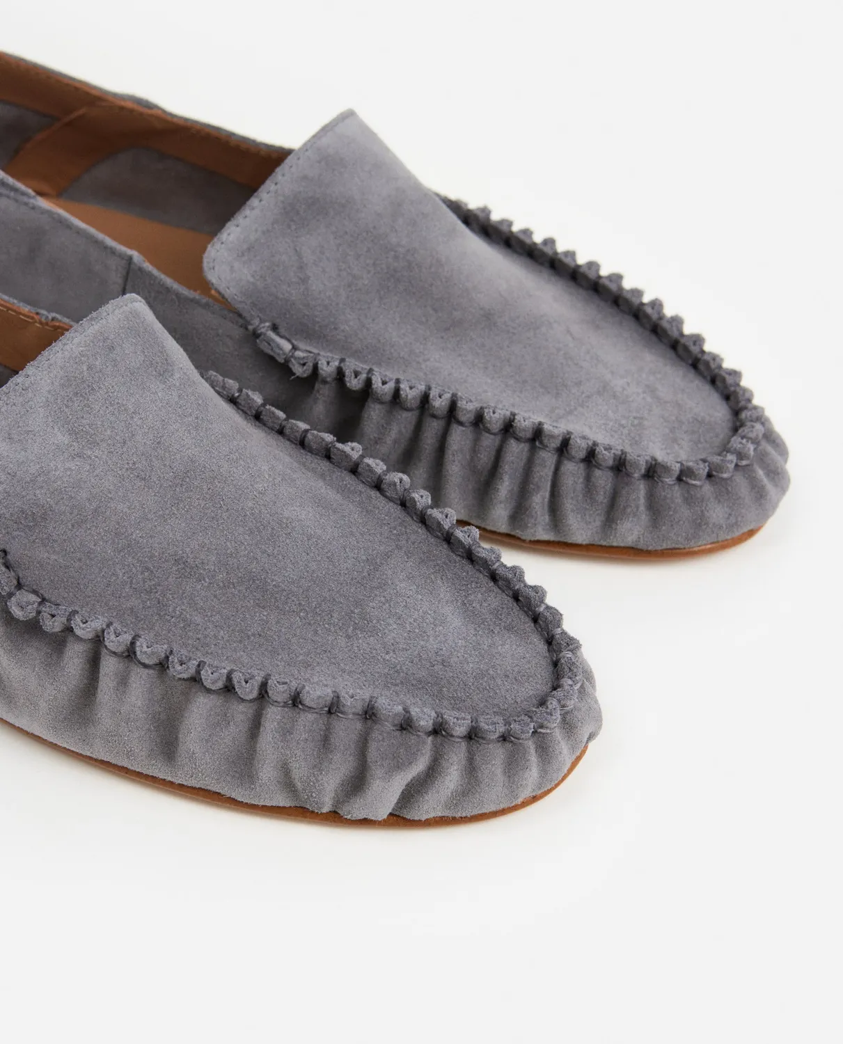 Flattered Bon Bon suède loafers parelgrijs instapper