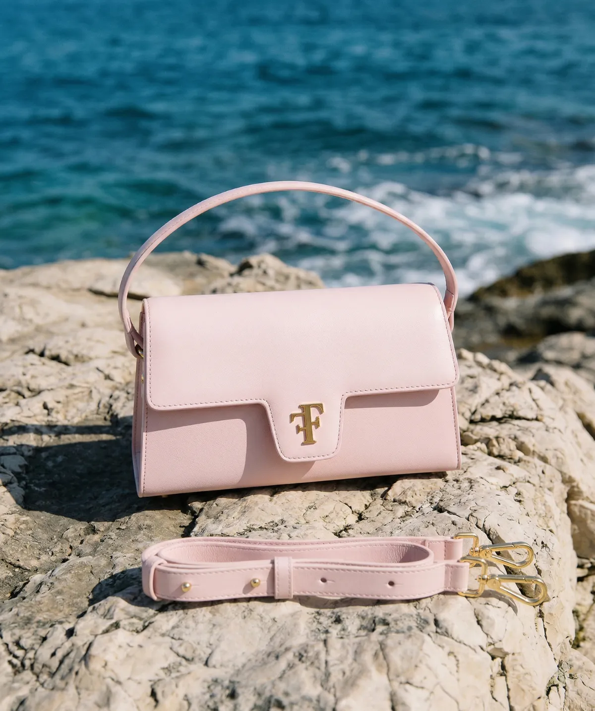 Finsbury FF23 tas roze leer gouden logo