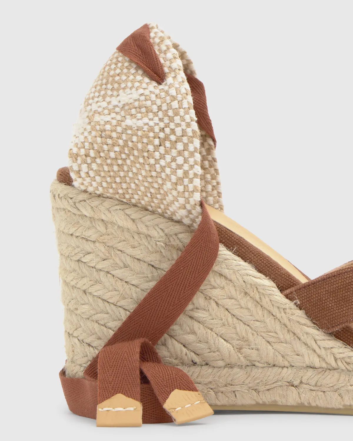 Castaner Bailey 8 002 sleehaksandaal pecan canvas