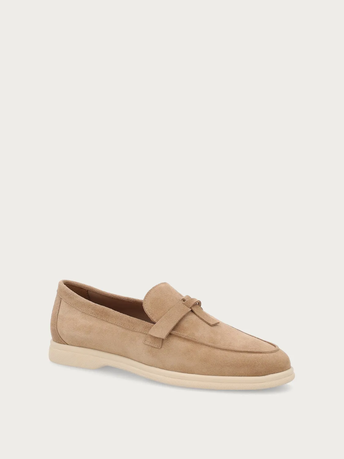 Frau Verona loafers beige suède knoop