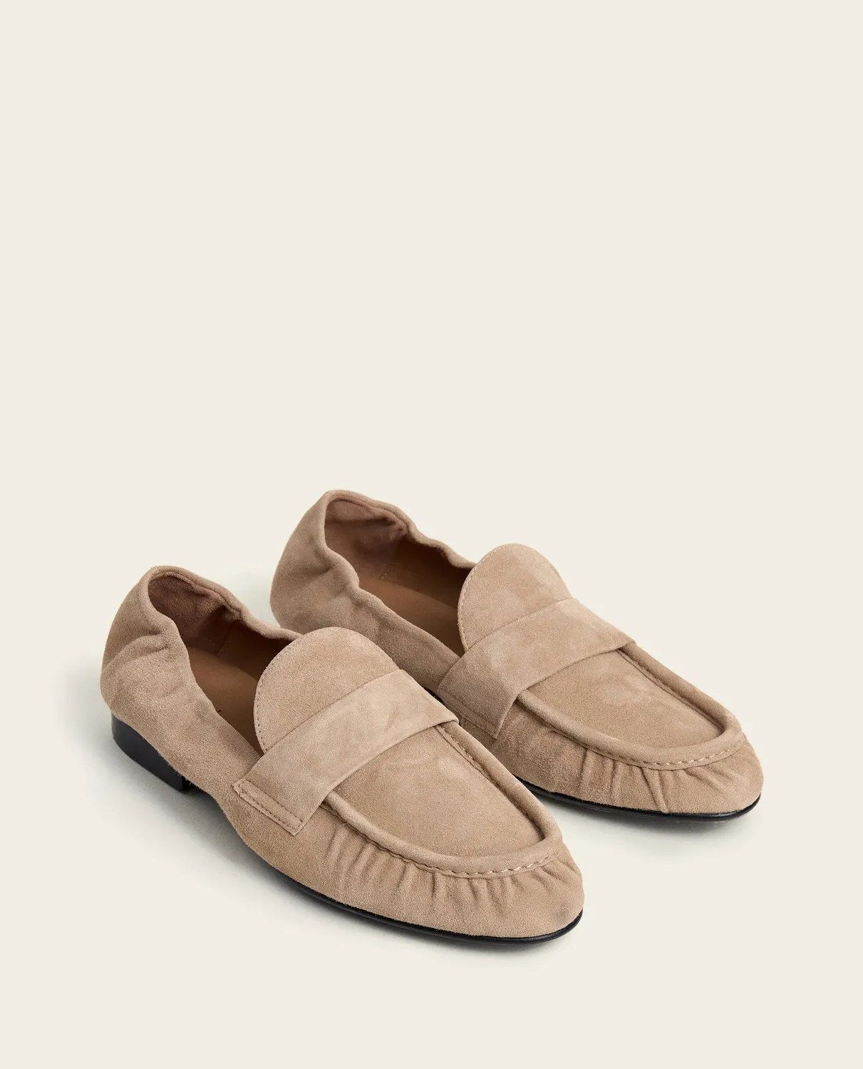 Flattered Samoa loafer zand suède elastiek