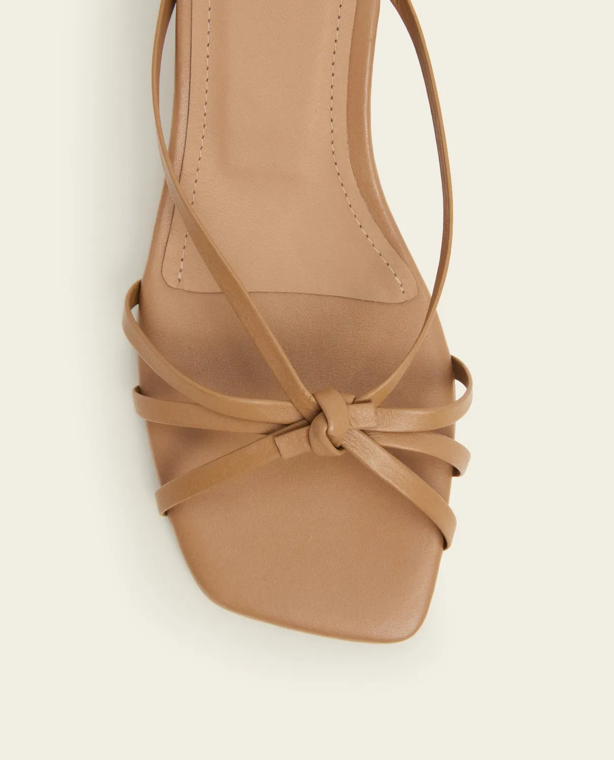 Flattered Eunisa sandaal cognac leer kittenhak