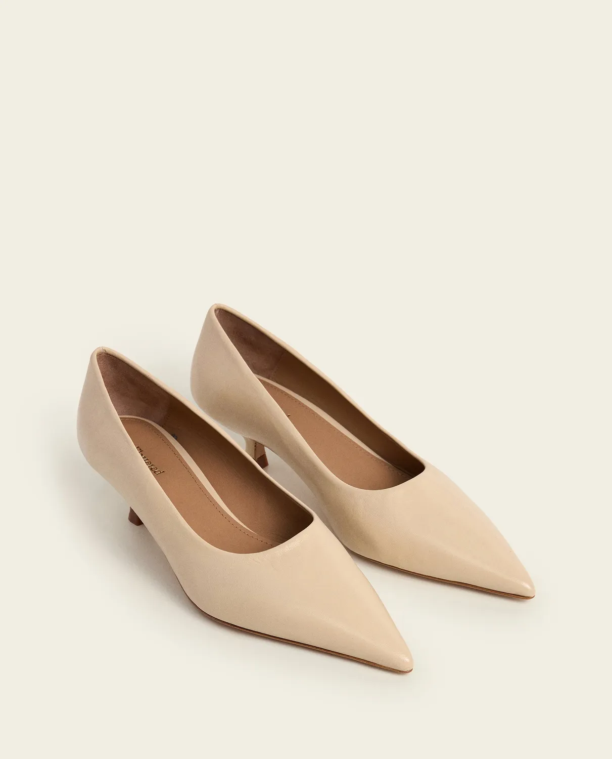 Flattered Naima Leather pumps creme leer kittenhak