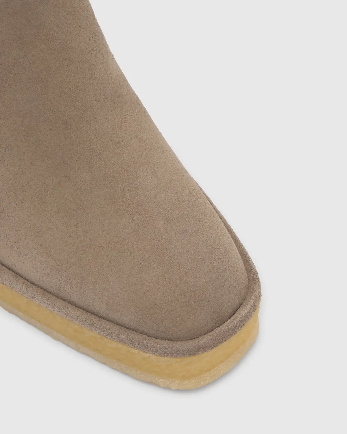 Castaner Brelia 186 enkellaars taupe suède sleehak