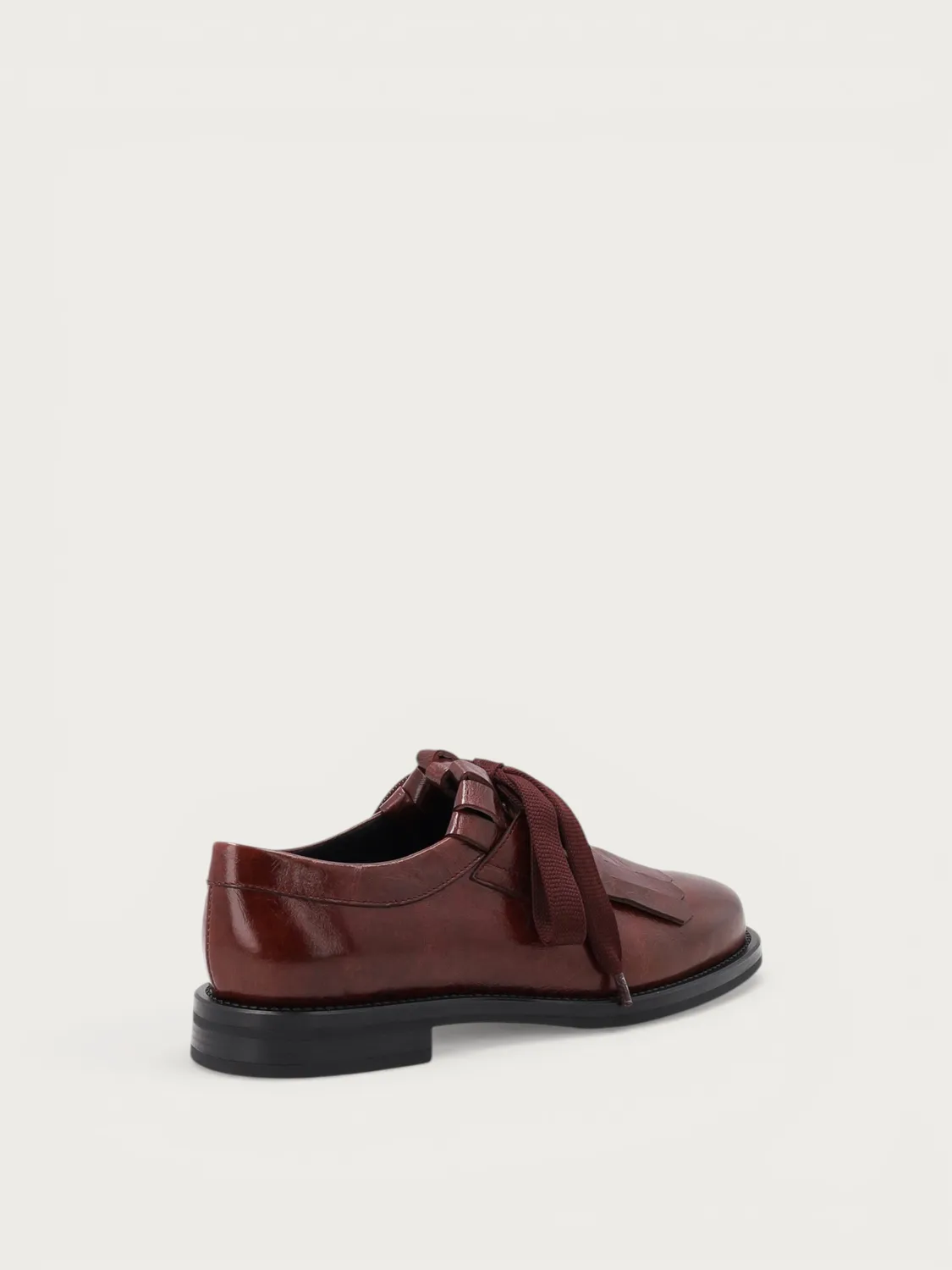 Frau Verona veterschoen bordeaux lakleer met fringe