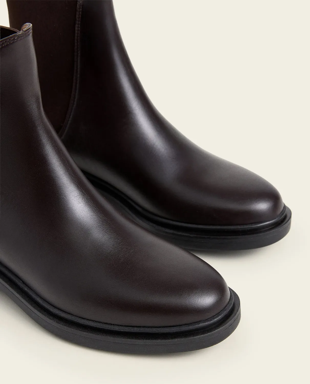 Flattered Fiona chelsea boots chocolate leer