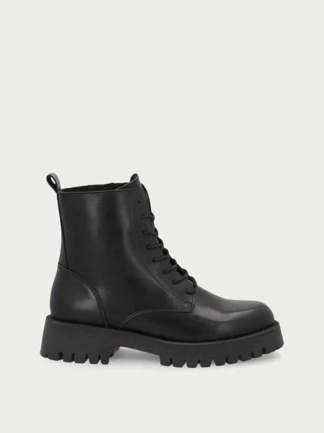 Frau FX zwarte leren veterboots trackzool