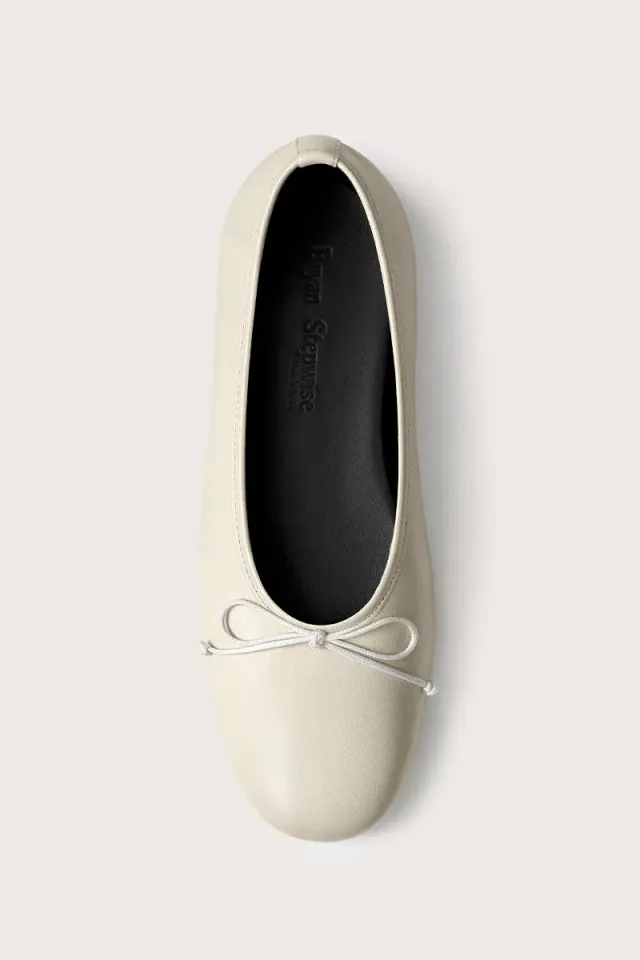 Bryan Stepwise Alessia Ivory ballerina's leer met strik