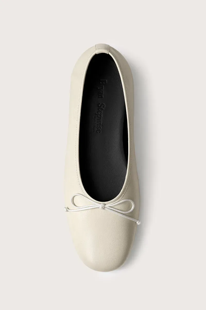 Bryan Stepwise Alessia Ivory ballerina's leer met strik