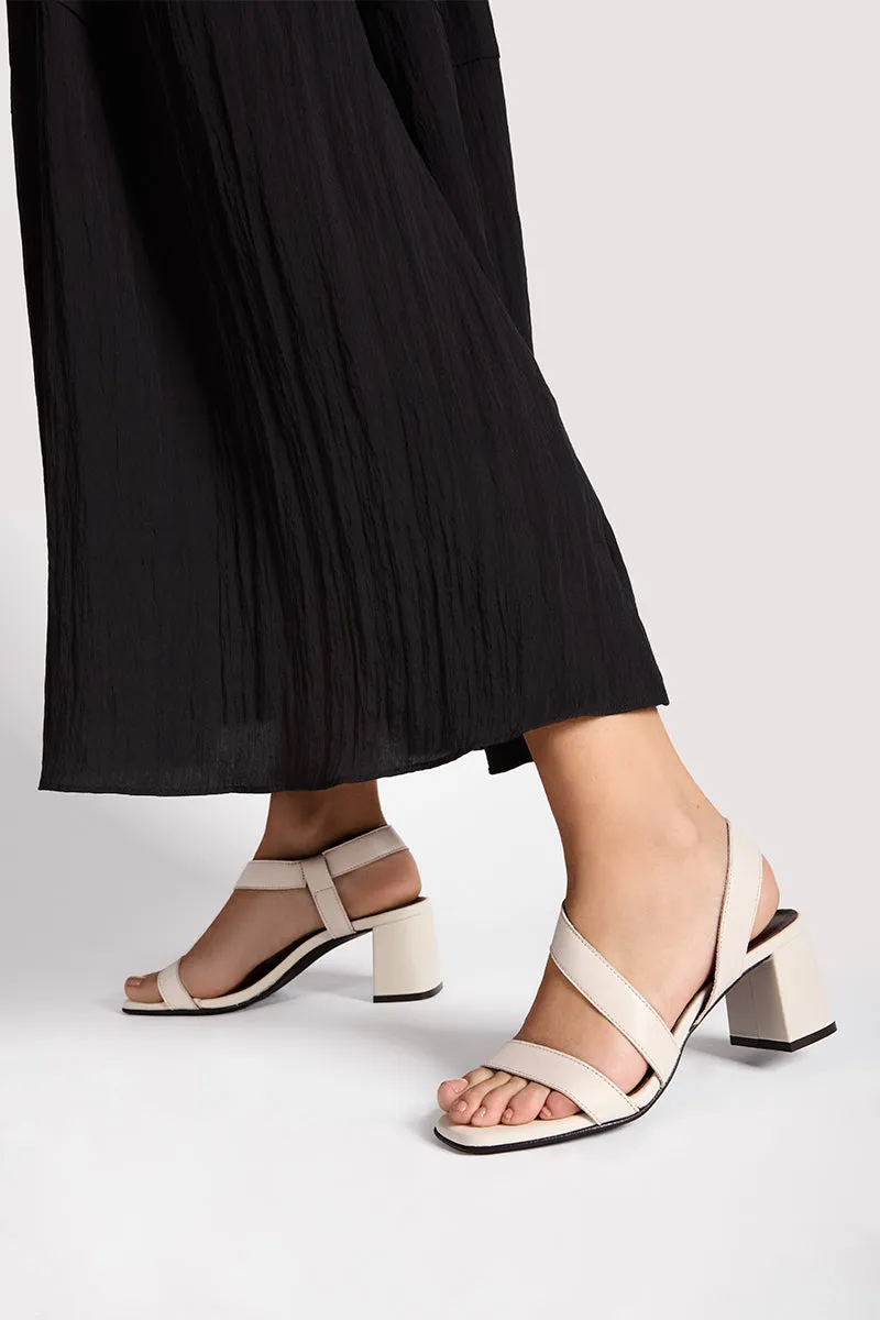 Bryan Stepwise Ivory Noe sandalen leer enkelband hoge steun