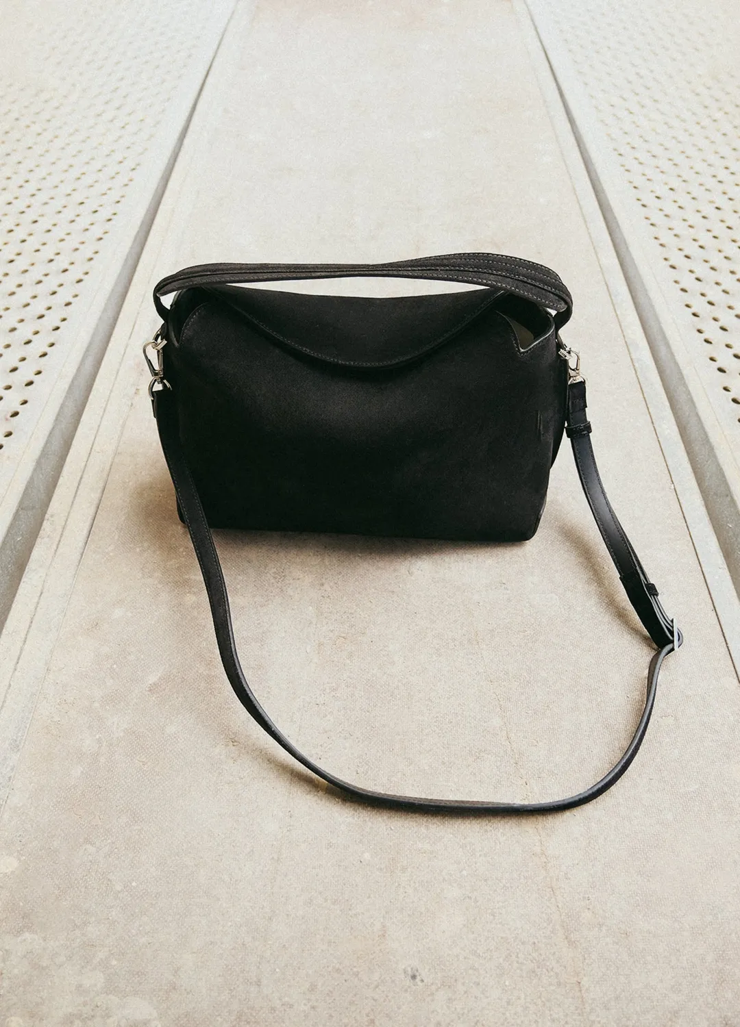 Flattered Helia Handbag Suede Black handtas zwart suede