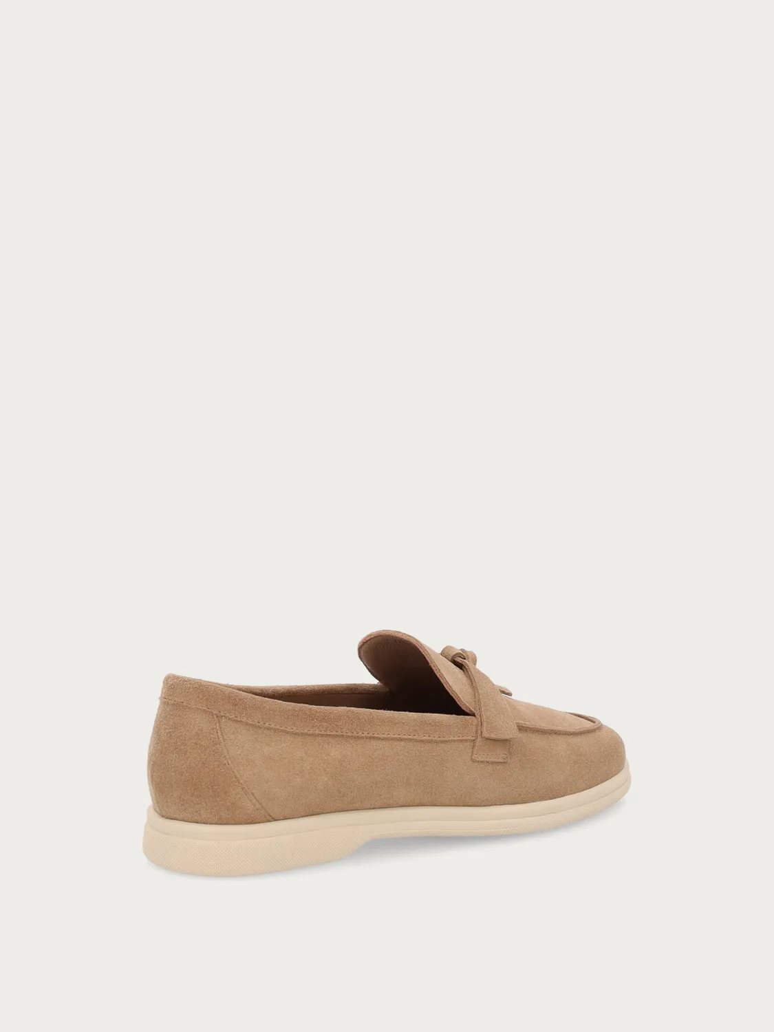 Frau Verona loafers beige suède knoop