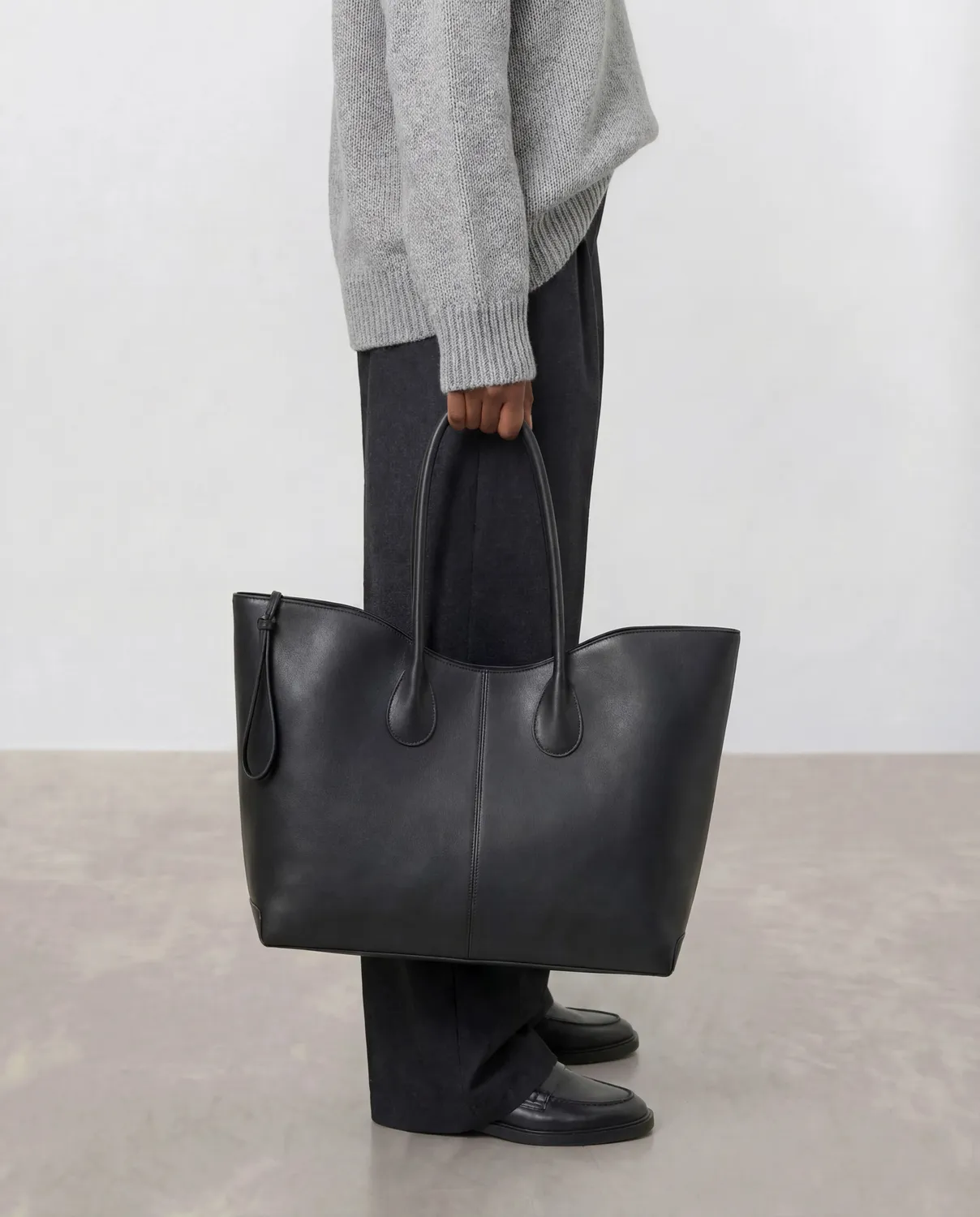 Flattered Gaia Tote tas zwart leer groot