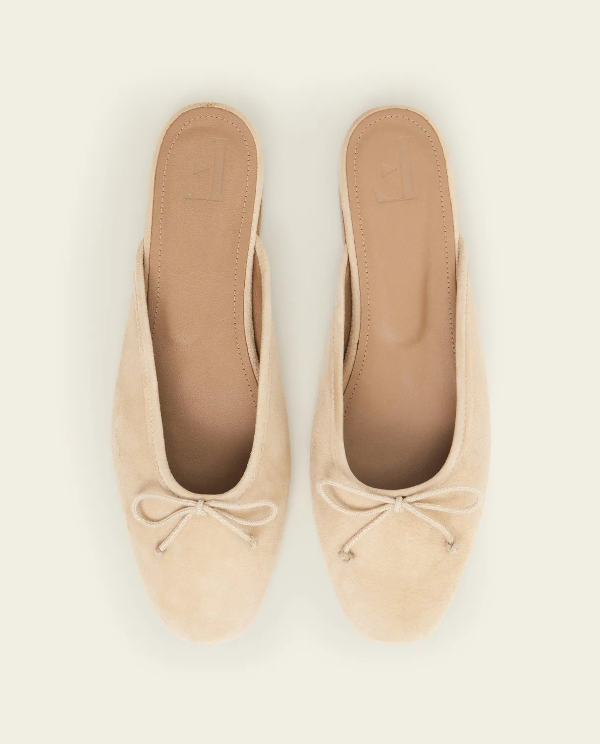 Flattered Malva muiltjes beige suède leer
