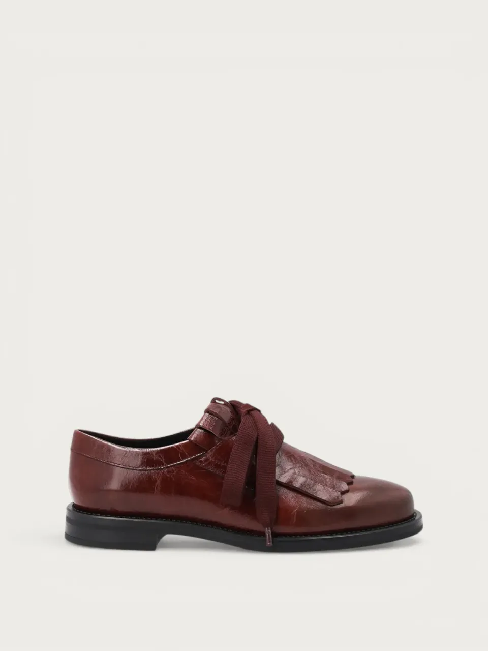 Frau Verona veterschoen bordeaux lakleer met fringe