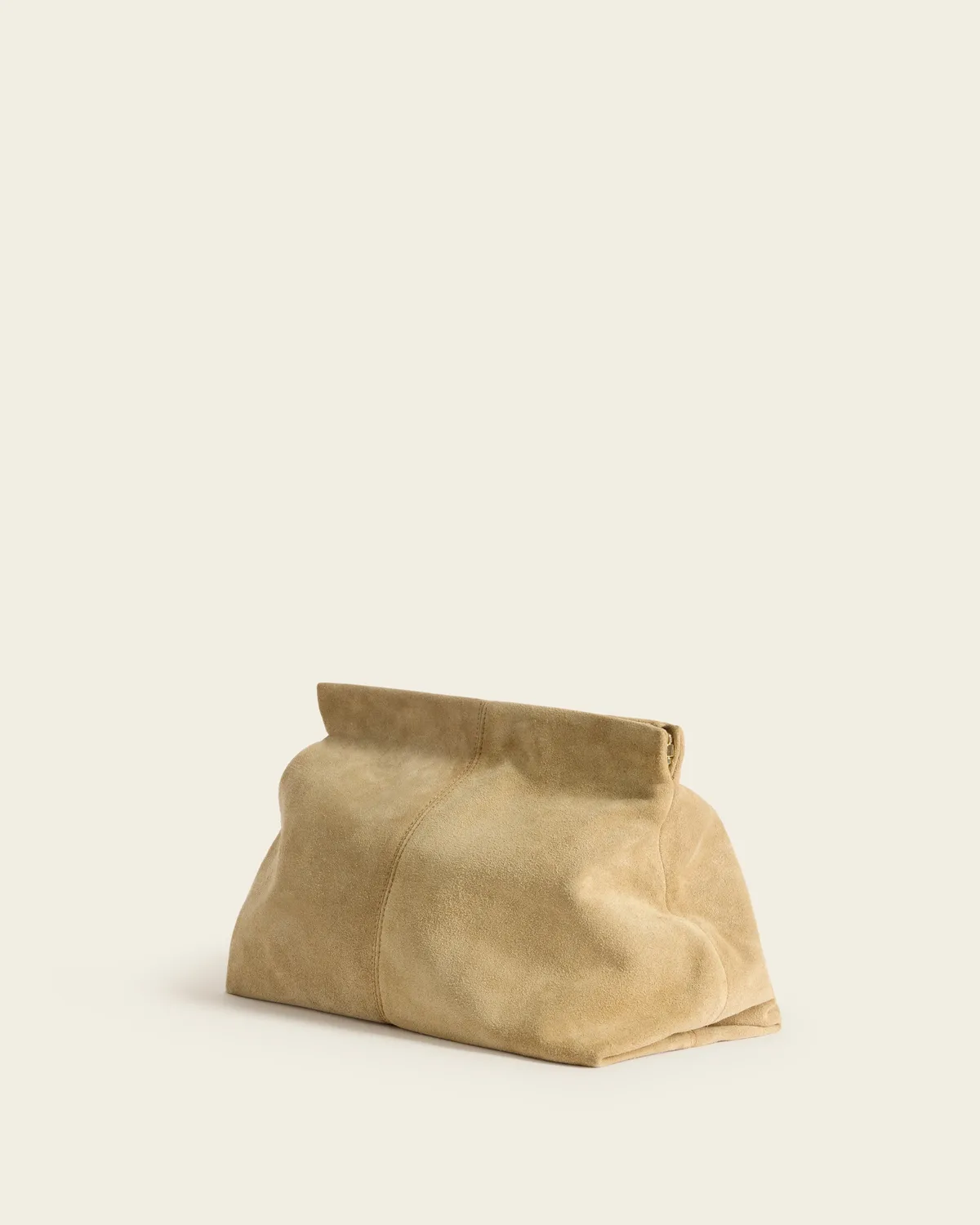 Flattered Clay Clutch clutch suède zand oversized