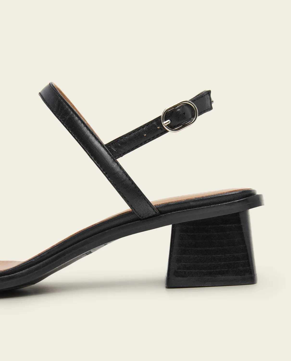 Flattered Juno Leather Black sandalen zwart hakje