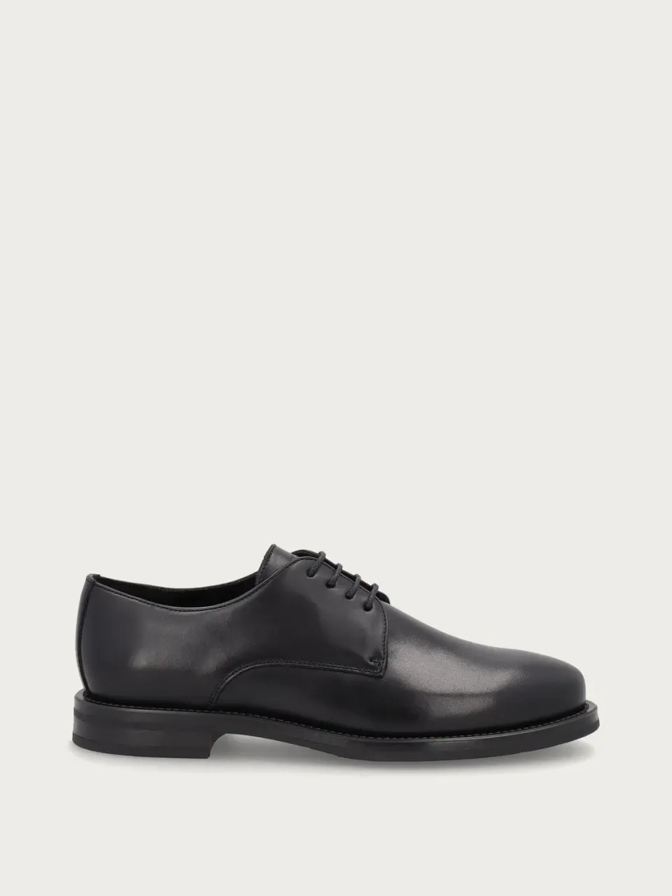 Frau Re-Genesis zwarte veterschoenen gerecycled leer dames