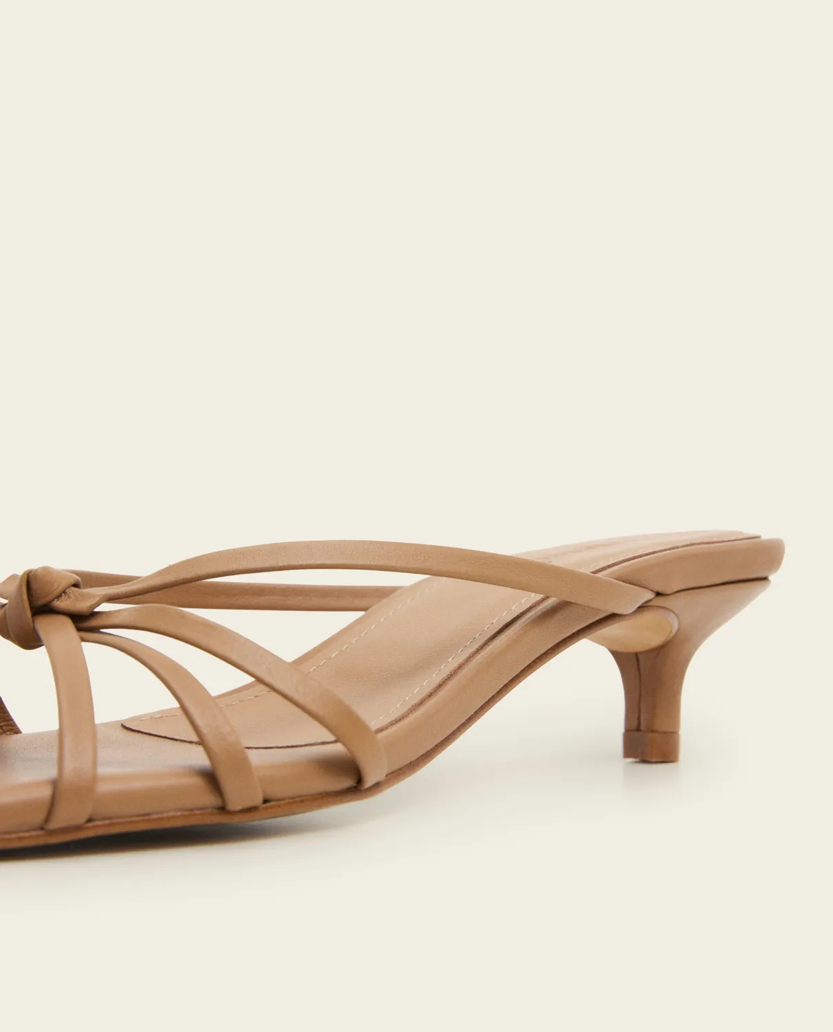 Flattered Eunisa sandaal cognac leer kittenhak