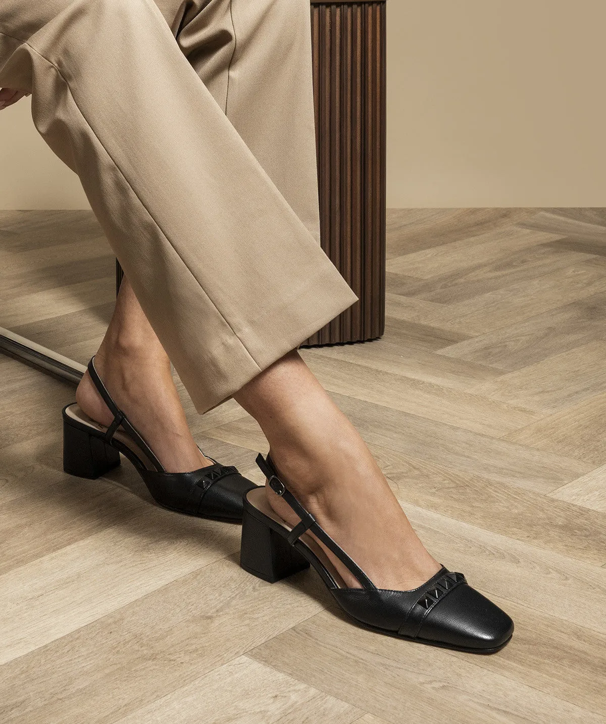 Finsbury Elisa pumps zwart leer 4 cm hak