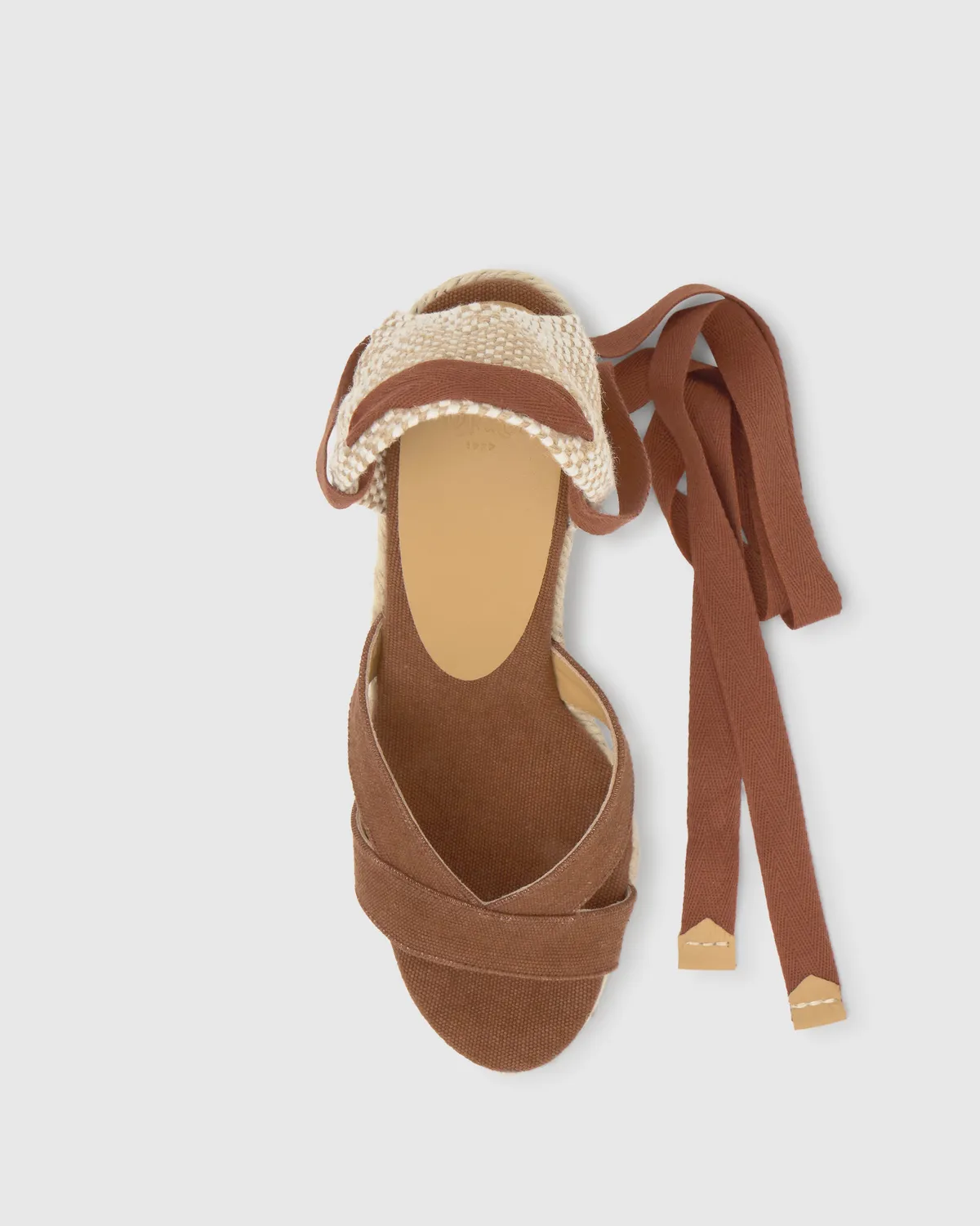 Castaner Bailey 8 002 sleehaksandaal pecan canvas