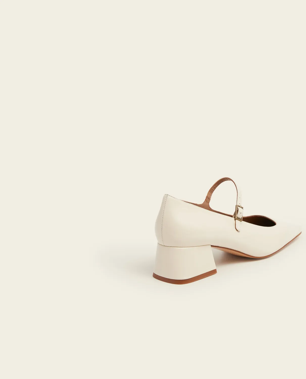 Flattered Evan Mary Jane pumps vanilla leer