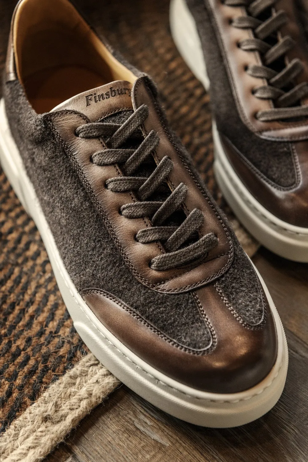 Finsbury Magnus sneaker heren bruin vilt en leer lage top
