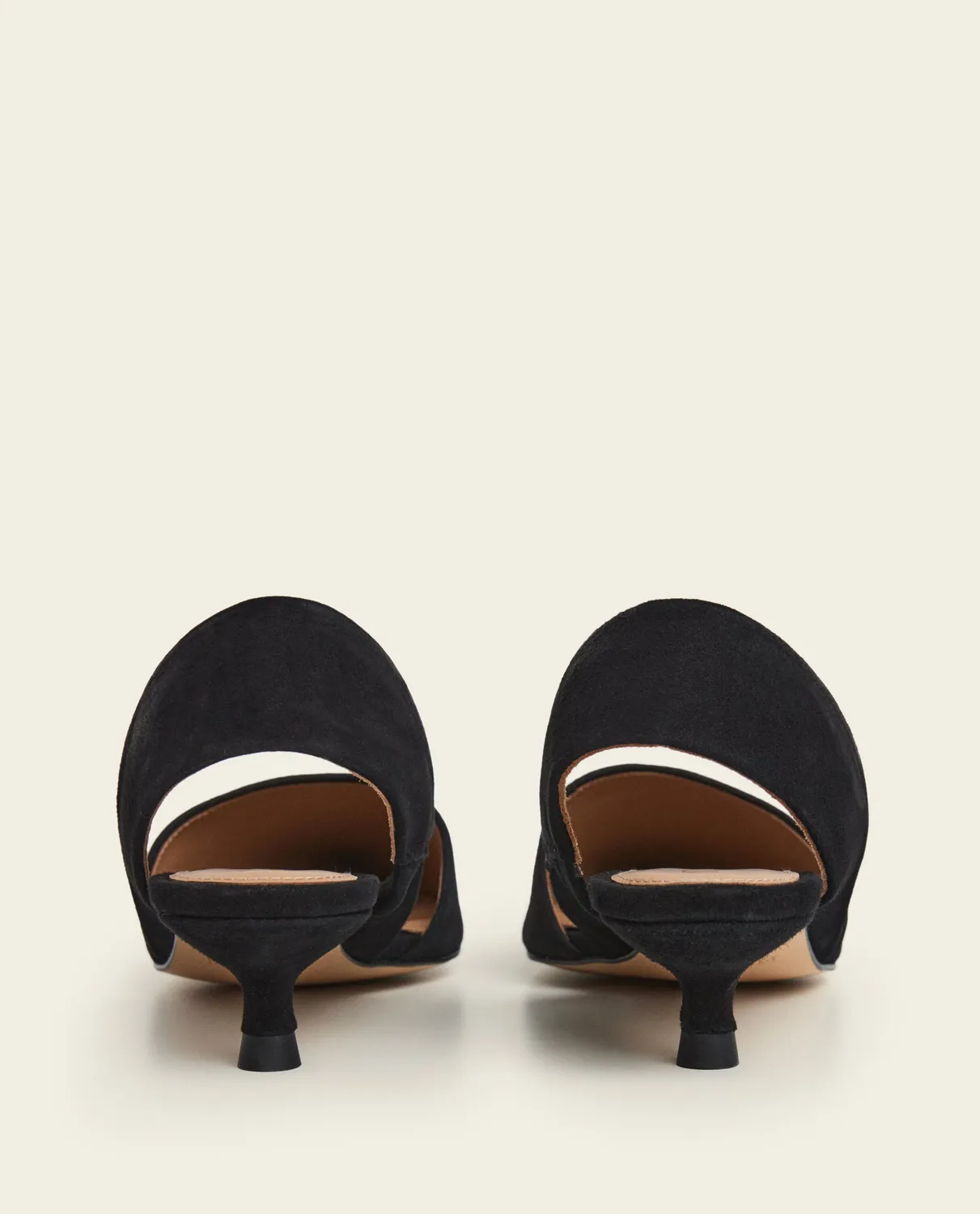 Flattered Ninni slingback pump zwart suède kittenhak