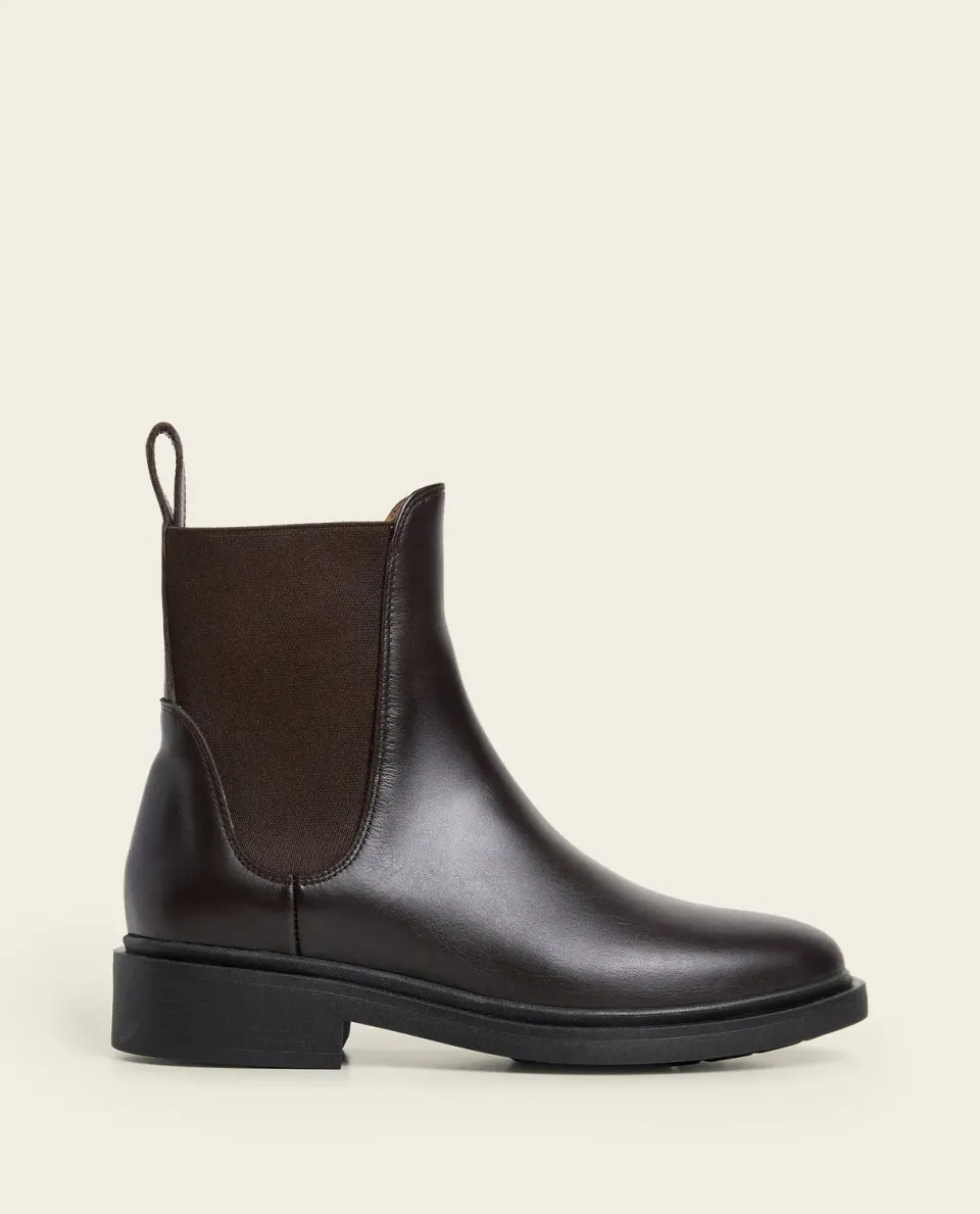 Flattered Fiona chelsea boots chocolate leer