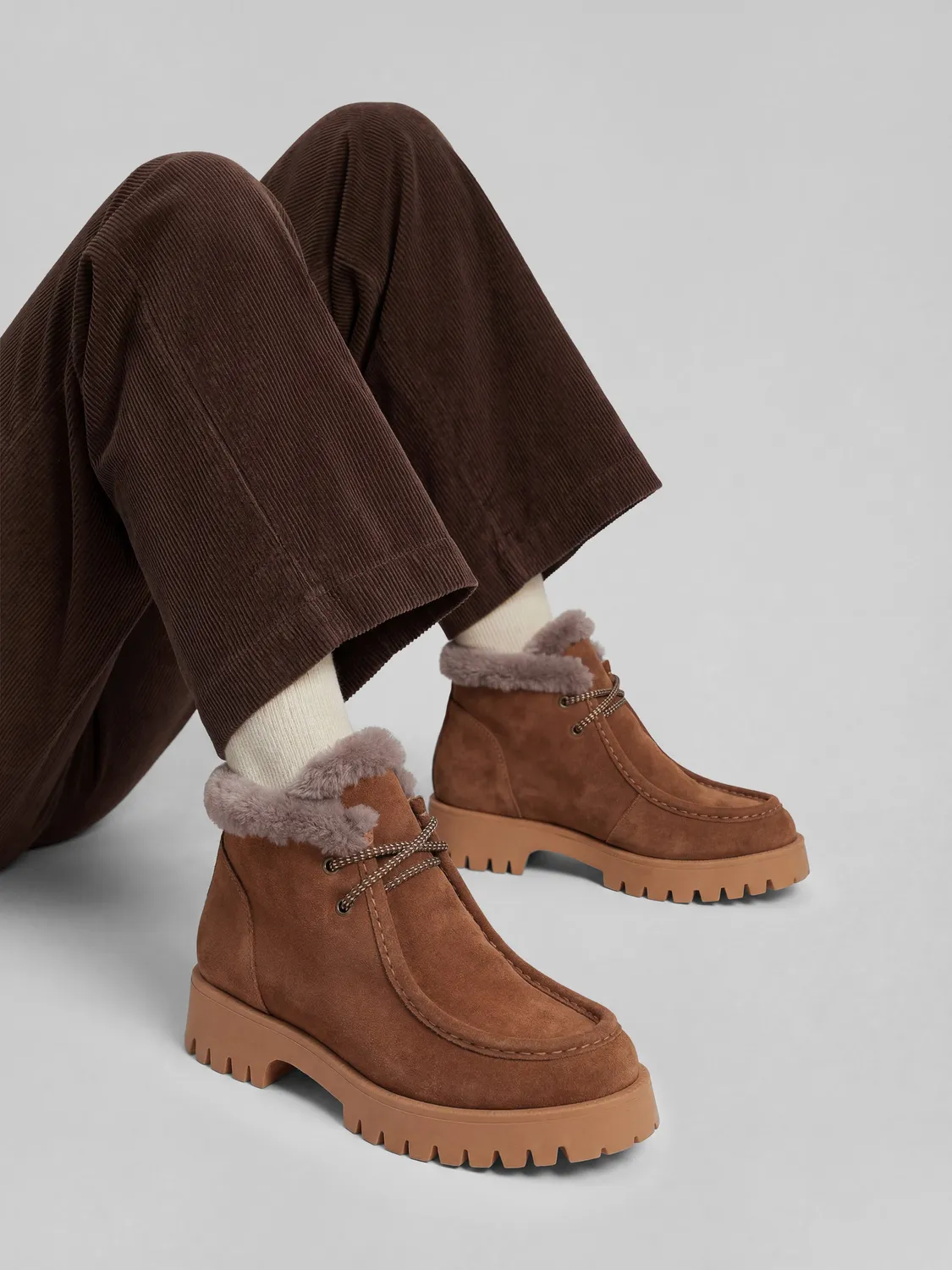 Frau FX desert boots lichtbruin suède profielzool