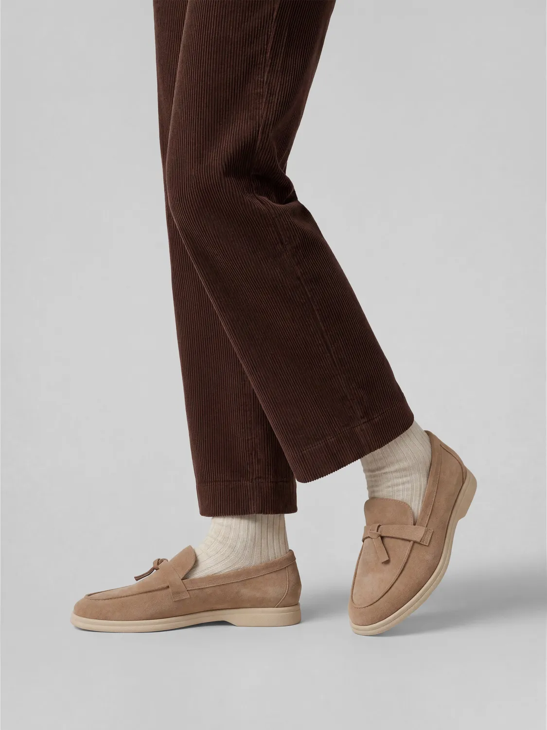 Frau Verona loafers beige suède knoop